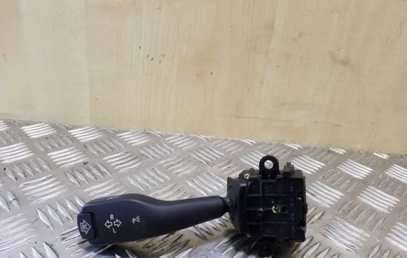BMW 5 E39 Indicator stalk 8363668K