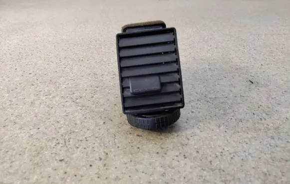 Volkswagen Transporter - Caravelle T5 Dash center air vent grill 7H0815705E21A 7H0815705E