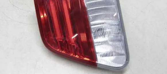 Toyota Avensis T270 Tailgate rear/tail lights