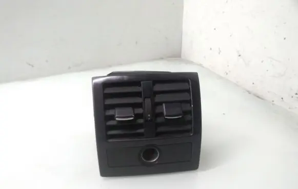 Rear air vent grill