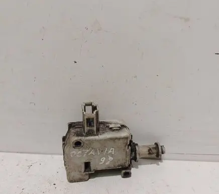 Skoda Octavia Mk1 (1U) Central locking motor 