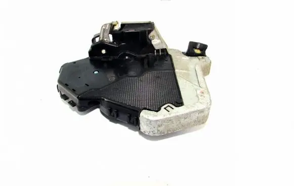 Suzuki Grand Vitara II Front door lock