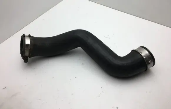 Audi A4 S4 B7 8E 8H Intercooler pipe mounting bracket 8E0145737F