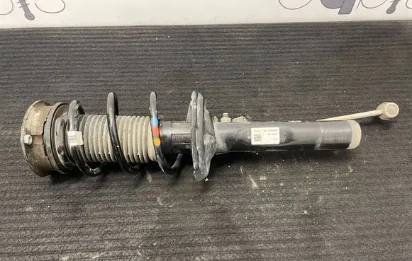 Audi Q3 F3 Front shock absorber/damper 5QF413031CJ