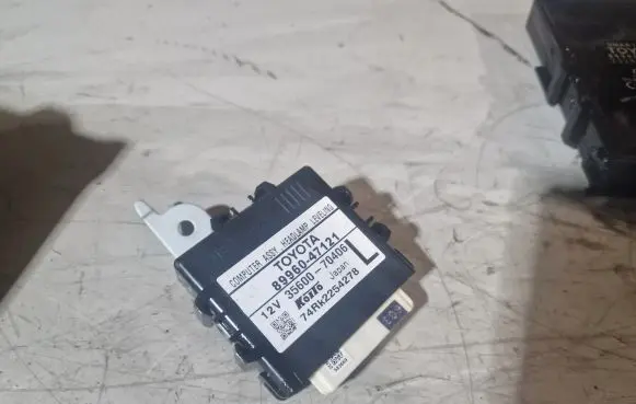 Toyota Prius+ (ZVW40) Comfort/convenience module 8996047121
