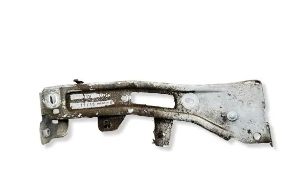 Audi A4 Allroad B9 Fender mounting bracket 8W0821136