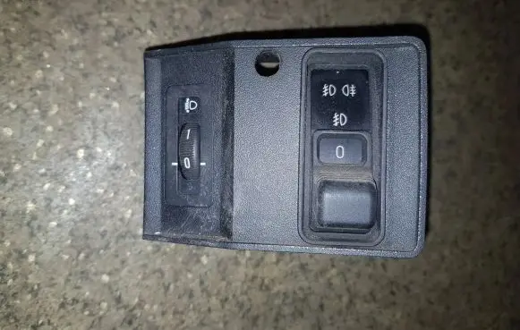 Fog light switch