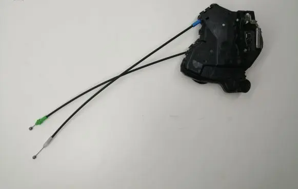 Toyota Auris E180 Front door lock A084219