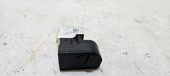 Volkswagen Golf VIII Air conditioning (A/C) expansion valve 4M0816703C