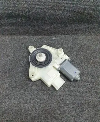BMW 5 G30 G31 Front door window regulator motor 7455082