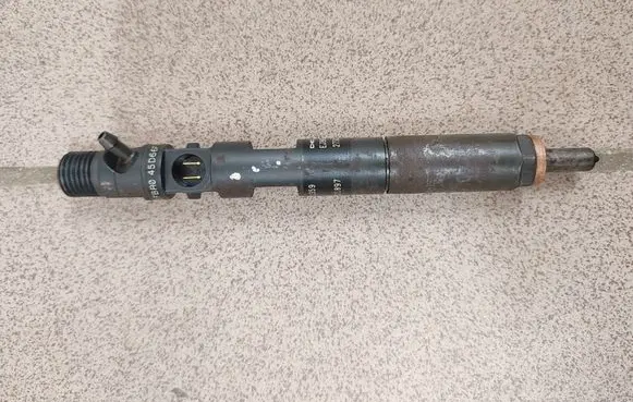 Nissan Note (E11) Fuel injector 8200421359 H8200421897