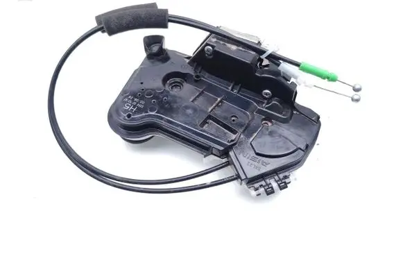 Toyota Hilux VIII Front door lock 