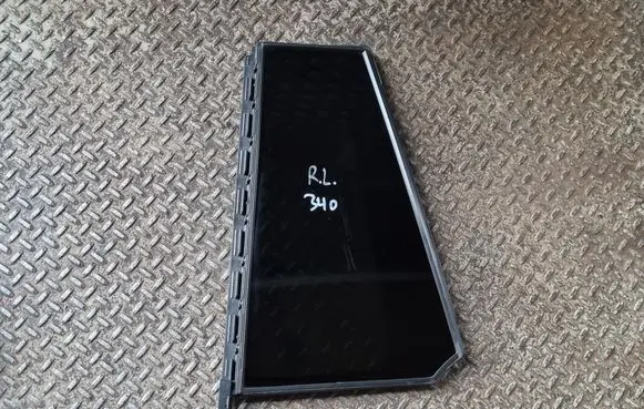 Mercedes-Benz GLS X167 Rear vent window glass A1677301901 A1677302101