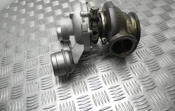 BMW 5 F10 F11 Turbo 7849045 VD18379