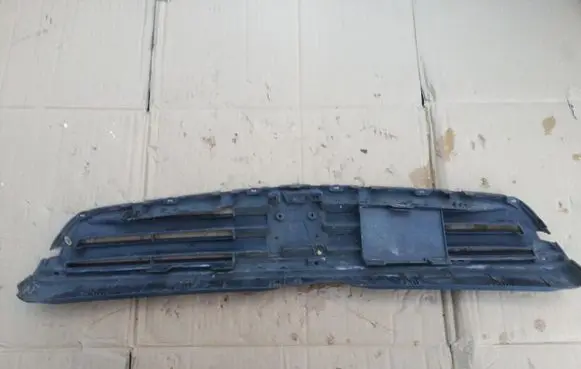 Honda Civic Front bumper upper radiator grill
