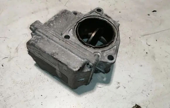 Volkswagen Golf Plus Throttle valve 03G128063C