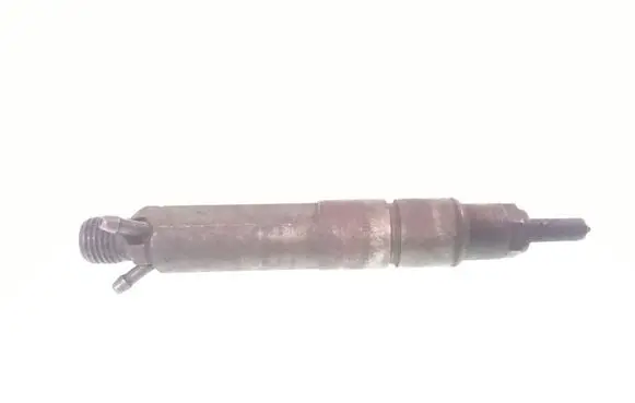 Volkswagen Golf III Fuel injector 028130201G