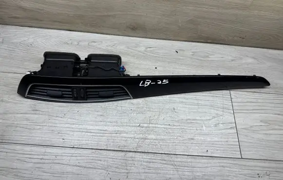 Mercedes-Benz C W204 Dashboard glove box trim A2046801371 W20413719983
