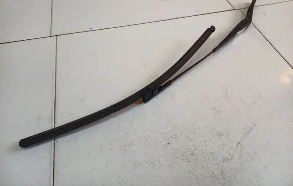 Opel Astra H Front wiper blade arm 13111219LH
