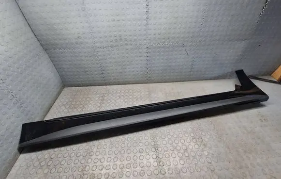 BMW i4 Sill 8737080