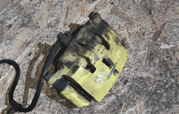 Acura MDX II Front brake caliper