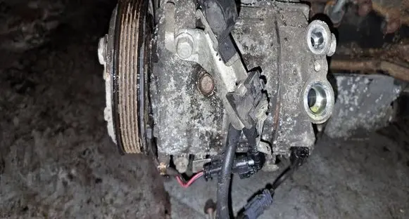 Opel Insignia A Air conditioning (A/C) compressor (pump) 