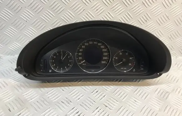 Mercedes-Benz CLK A209 C209 Speedometer (instrument cluster) A2095404211