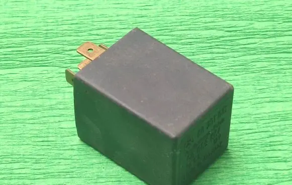 Volkswagen PASSAT B4 Other relay 90069864 PA66 60201001