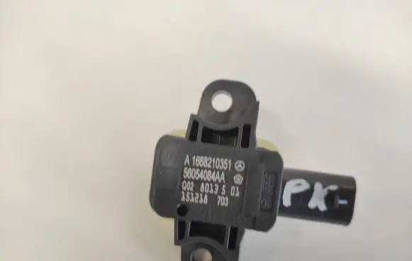 Mercedes-Benz GLE AMG (W166 - C292) Airbag deployment crash/impact sensor A1668210351 56054084AA 151218