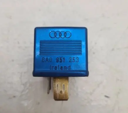 Audi A4 S4 B5 8D Glow plug pre-heat relay 8A0951253