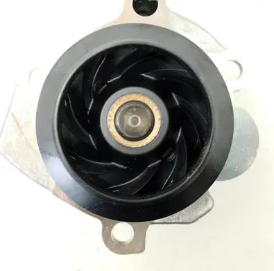 Volkswagen Polo IV 9N3 Water pump 045121011J