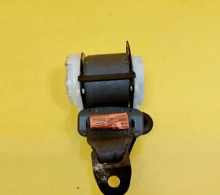 Mitsubishi Colt Rear seatbelt 0425044 TKAB0EN188