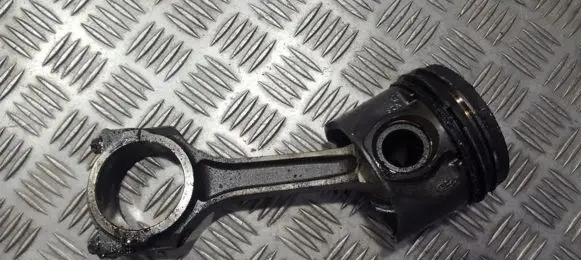 Ford Mondeo Mk III Piston with connecting rod