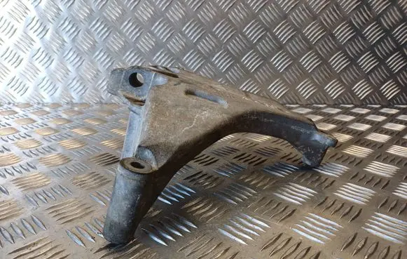 Volkswagen PASSAT B6 Engine mounting bracket 03L199207