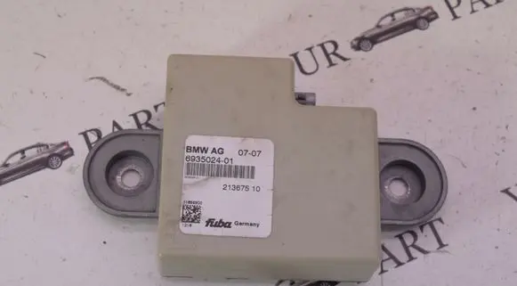 BMW 5 E60 E61 Antenna control unit 6935024