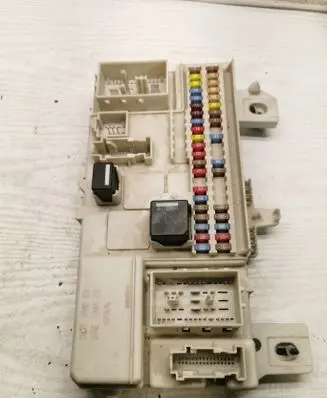 Volvo V50 Fuse module 31296881 5190968A2 00274081
