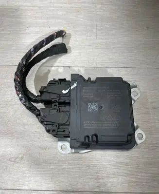 Tesla Model 3 Airbag control unit/module 151287600B 0285015895 2C30222519AA