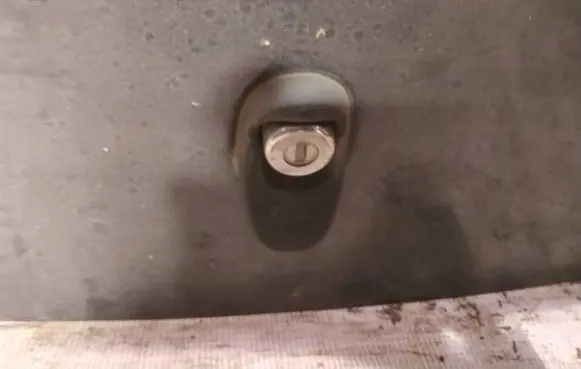 Toyota Yaris Tailgate exterior lock 