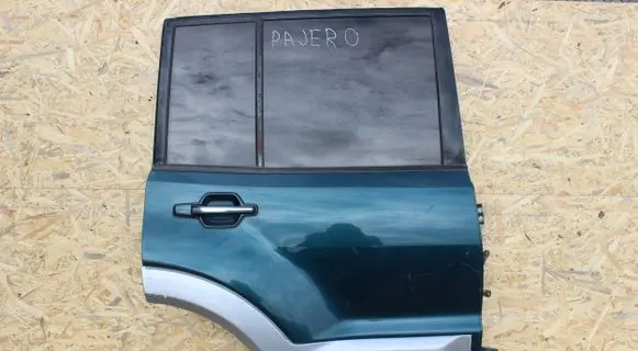 Mitsubishi Pajero Rear door