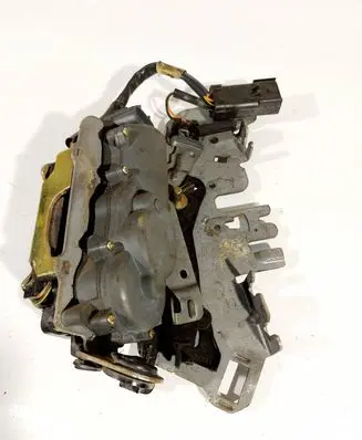 Chrysler Grand Voyager IV Rear door lock 96240