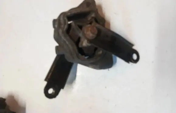 Volvo S80 Engine mount bracket 6G926P082AB 30671219 8H9SA