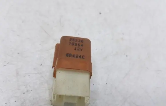 Nissan X-Trail T30 Other relay 2523079964 40424C