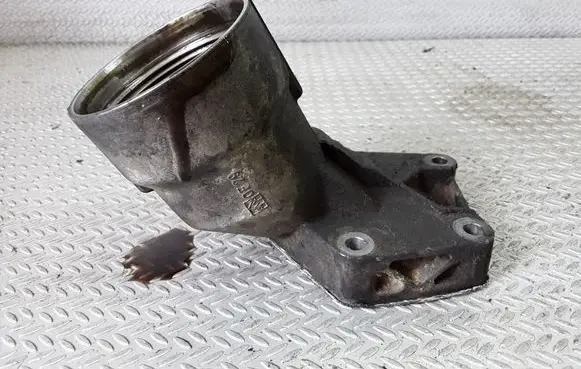 Mercedes-Benz A W168 Oil filter mounting bracket A1661800310