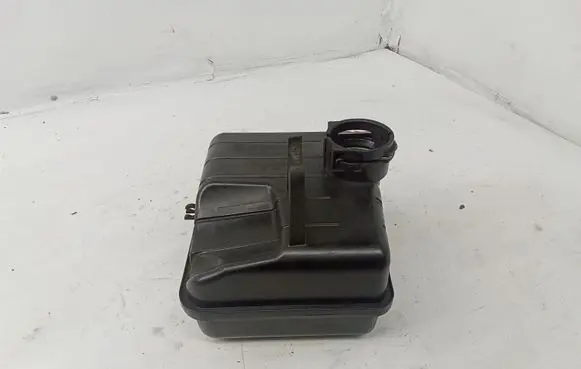 BMW 5 F10 F11 Intake resonator 8512249