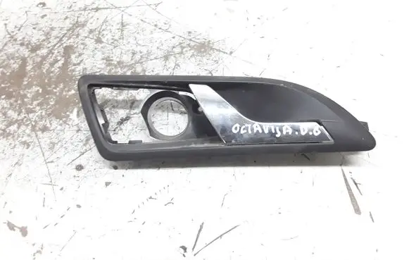 Skoda Octavia Mk2 (1Z) Rear door interior handle 1Z0839248