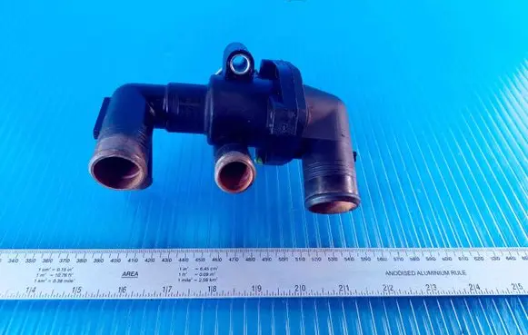 Thermostat/thermostat housing