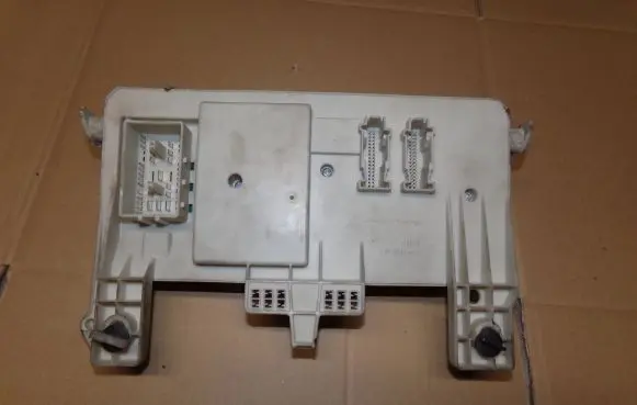 Volvo V50 Fuse module 8690719