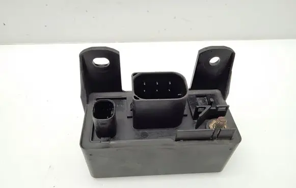 Mercedes-Benz E W211 Glow plug pre-heat relay