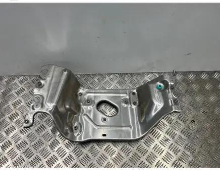 BMW M5 F90 Heat shield in engine bay 7852130