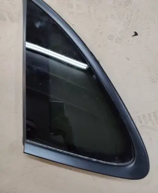 Porsche Macan (95B) Rear side window 43R002092 E00025